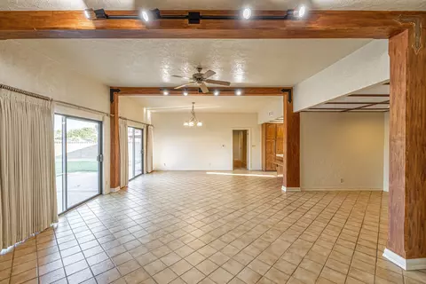 42873 Normandy Ln, Lancaster, CA 93536 photo 5