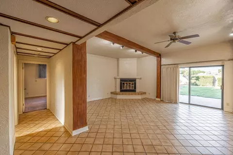 42873 Normandy Ln, Lancaster, CA 93536 photo 4