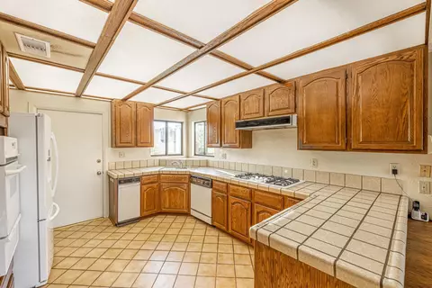 42873 Normandy Ln, Lancaster, CA 93536 photo 9
