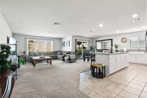 3637 Garnet Ln, Lancaster, CA 93535 photo 6