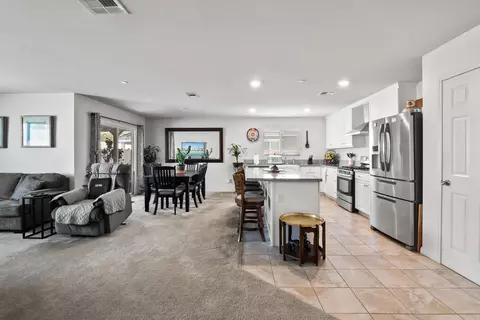 3637 Garnet Ln, Lancaster, CA 93535 photo 8