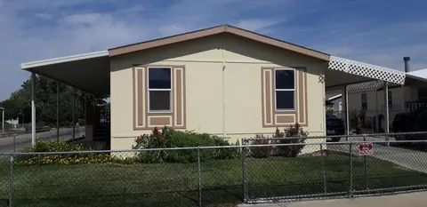 45465 25th St E #219, Lancaster, CA 93535 photo 2