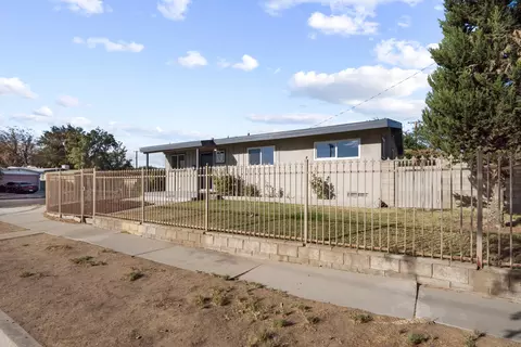 45437 Fig Ave, Lancaster, CA 93534 photo 2