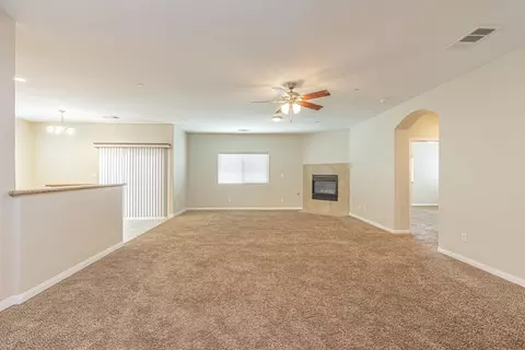 800 Mulberry St, Tehachapi, CA 93561 photo 5