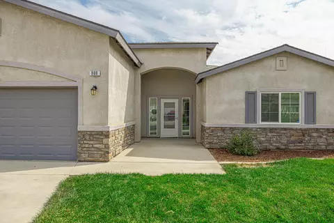 800 Mulberry St, Tehachapi, CA 93561 photo 3