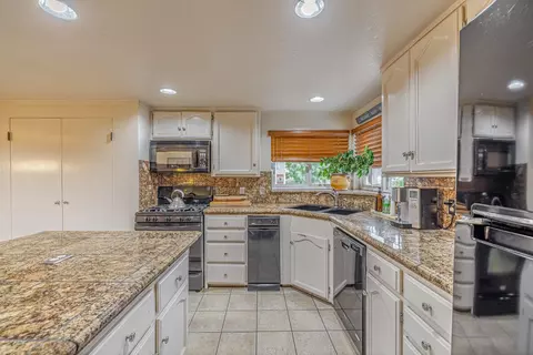 42954 Sachs Dr, Lancaster, CA 93536 photo 12