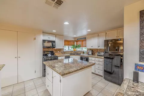 42954 Sachs Dr, Lancaster, CA 93536 photo 11