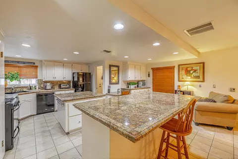 42954 Sachs Dr, Lancaster, CA 93536 photo 9