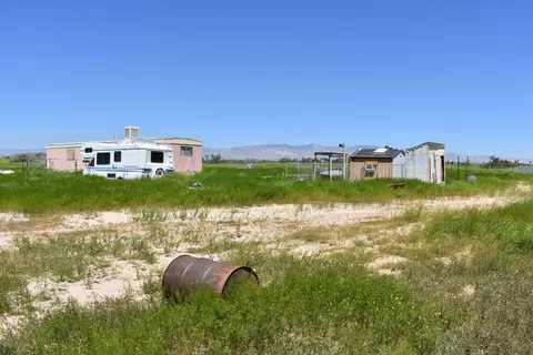 1536 Dalton Ave, Mojave, CA 93501 photo 4