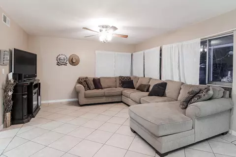 44412 Benald St, Lancaster, CA 93535 photo 9