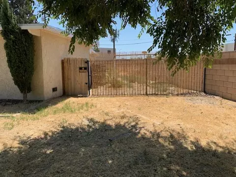 45234 Kingtree Ave, Lancaster, CA 93534 photo 2