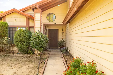 1620 Crestview Ct, Lancaster, CA 93535 photo 5
