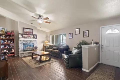 14962 Ranchero Rd, Hesperia, CA 92345 photo 9