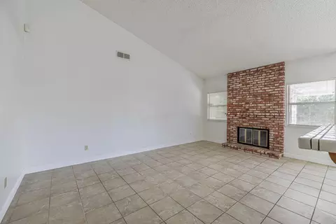 44202 Olympus Dr, Lancaster, CA 93536 photo 8