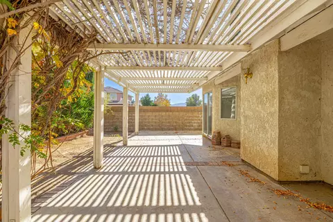 44202 Olympus Dr, Lancaster, CA 93536 photo 28