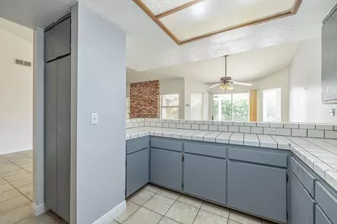 44202 Olympus Dr, Lancaster, CA 93536 photo 10