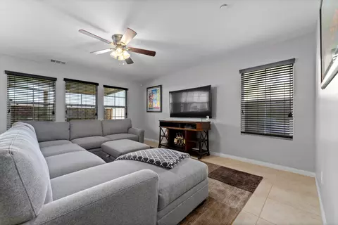 37529 Ebony Dr, Palmdale, CA 93551 photo 5