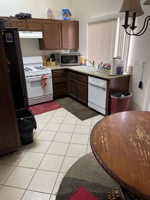 651 Ave J 12 E, Lancaster, CA 93535 photo 5