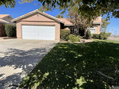 6303 Prairie Ct, Lancaster, CA 93536 photo 2
