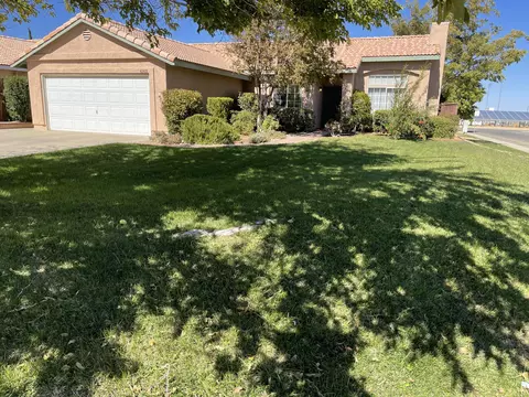 6303 Prairie Ct, Lancaster, CA 93536 photo 1