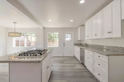 202 Avenue J12 E, Lancaster, CA 93535 photo 6