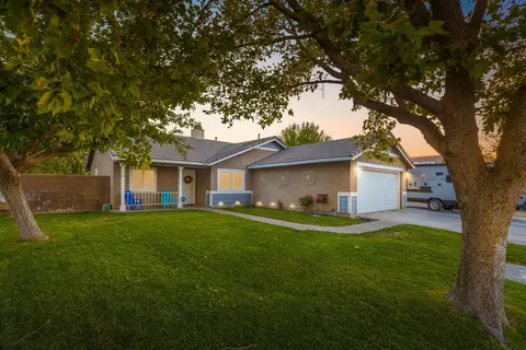 6234 Jasper Ct, Lancaster, CA 93536 photo 2