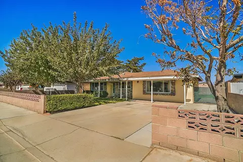 27167 Jerome St, Boron, CA 93516 photo 2