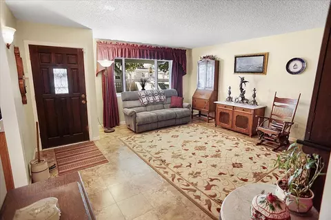 27167 Jerome St, Boron, CA 93516 photo 3