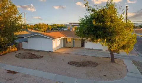 45402 Foxton Ave, Lancaster, CA 93535 photo 2