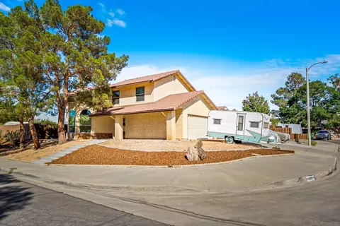 42950 Guyman Ave, Lancaster, CA 93536 photo 1