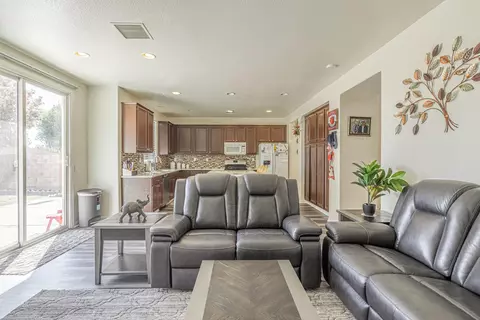 44846 Shad St, Lancaster, CA 93536 photo 9