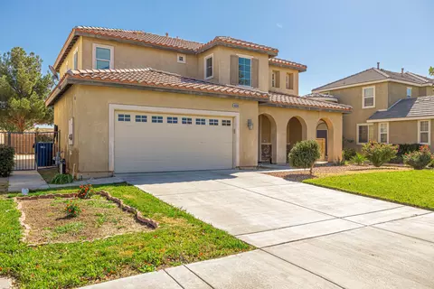 44846 Shad St, Lancaster, CA 93536 photo 2