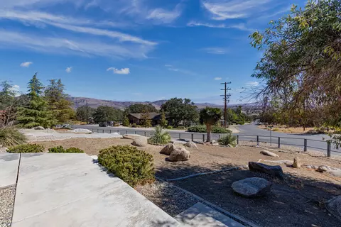21701 Sunnybrook Dr, Tehachapi, CA 93561 photo 14