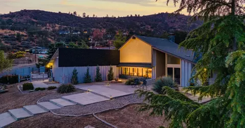 21701 Sunnybrook Dr, Tehachapi, CA 93561 photo 3