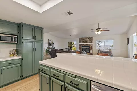 25600 Jacaranda Dr, Tehachapi, CA 93561 photo 10