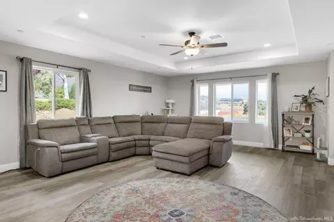 20912 Carriage Dr, Tehachapi, CA 93561 photo 7