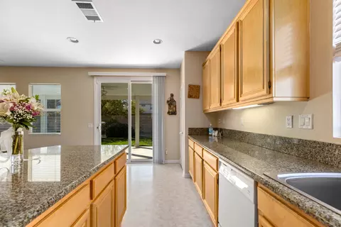 4424 Jonathon St, Lancaster, CA 93536 photo 7