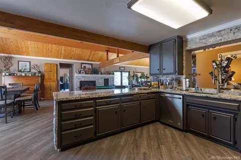 24141 Jacaranda Dr, Tehachapi, CA 93561 photo 12