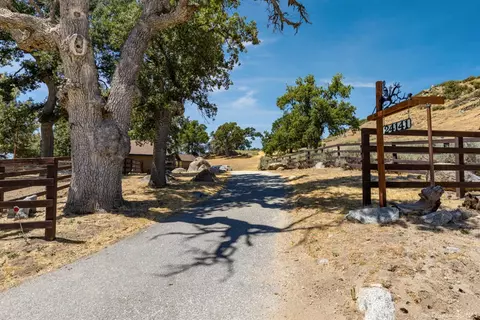 24141 Jacaranda Dr, Tehachapi, CA 93561 photo 34