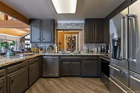 24141 Jacaranda Dr, Tehachapi, CA 93561 photo 11