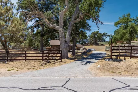 24141 Jacaranda Dr, Tehachapi, CA 93561 photo 35