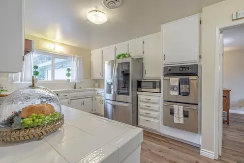 43813 Halcom Ave, Lancaster, CA 93536 photo 11