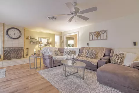 43813 Halcom Ave, Lancaster, CA 93536 photo 18