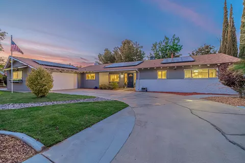 43813 Halcom Ave, Lancaster, CA 93536 photo 2