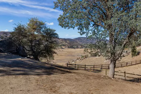 26524 Oakflat Dr, Tehachapi, CA 93561 photo 41
