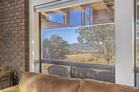 26524 Oakflat Dr, Tehachapi, CA 93561 photo 6