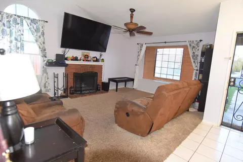 37845 19th St, Palmdale, CA 93550 photo 2