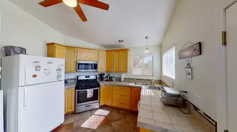1762 Mesa Dr E, Lancaster, CA 93535 photo 12