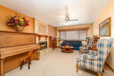 43946 Fenner Ave, Lancaster, CA 93536 photo 10