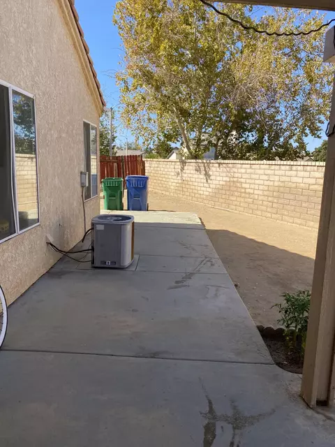 2155 Bramble Ln, Palmdale, CA 93550 photo 11